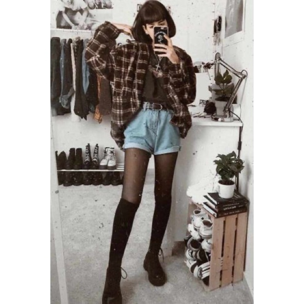 🤍 EUC Zara 90’s Grunge Reverse Dye Crop Tee